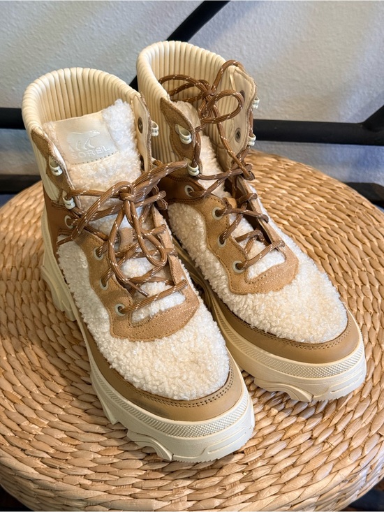 Sorel Shoes - Sorel Women's Cream and Tan Sherpa Lace-Up Boots